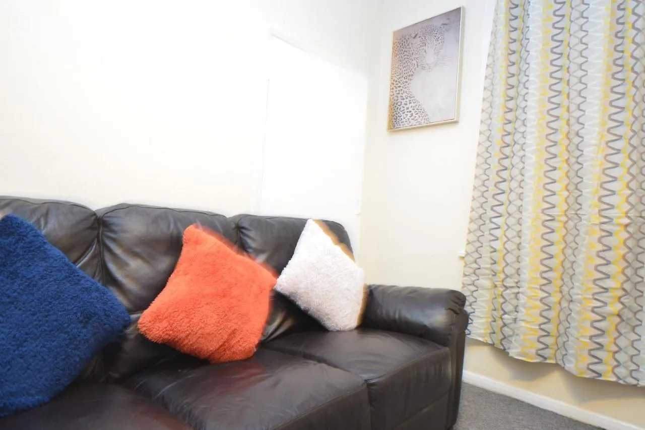 Beautiful Two Bedroom Apt Near London O2 Arena
