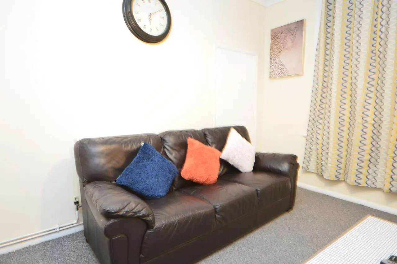 Apartment Beautiful Two Bedroom Apt Near London O2 Arena