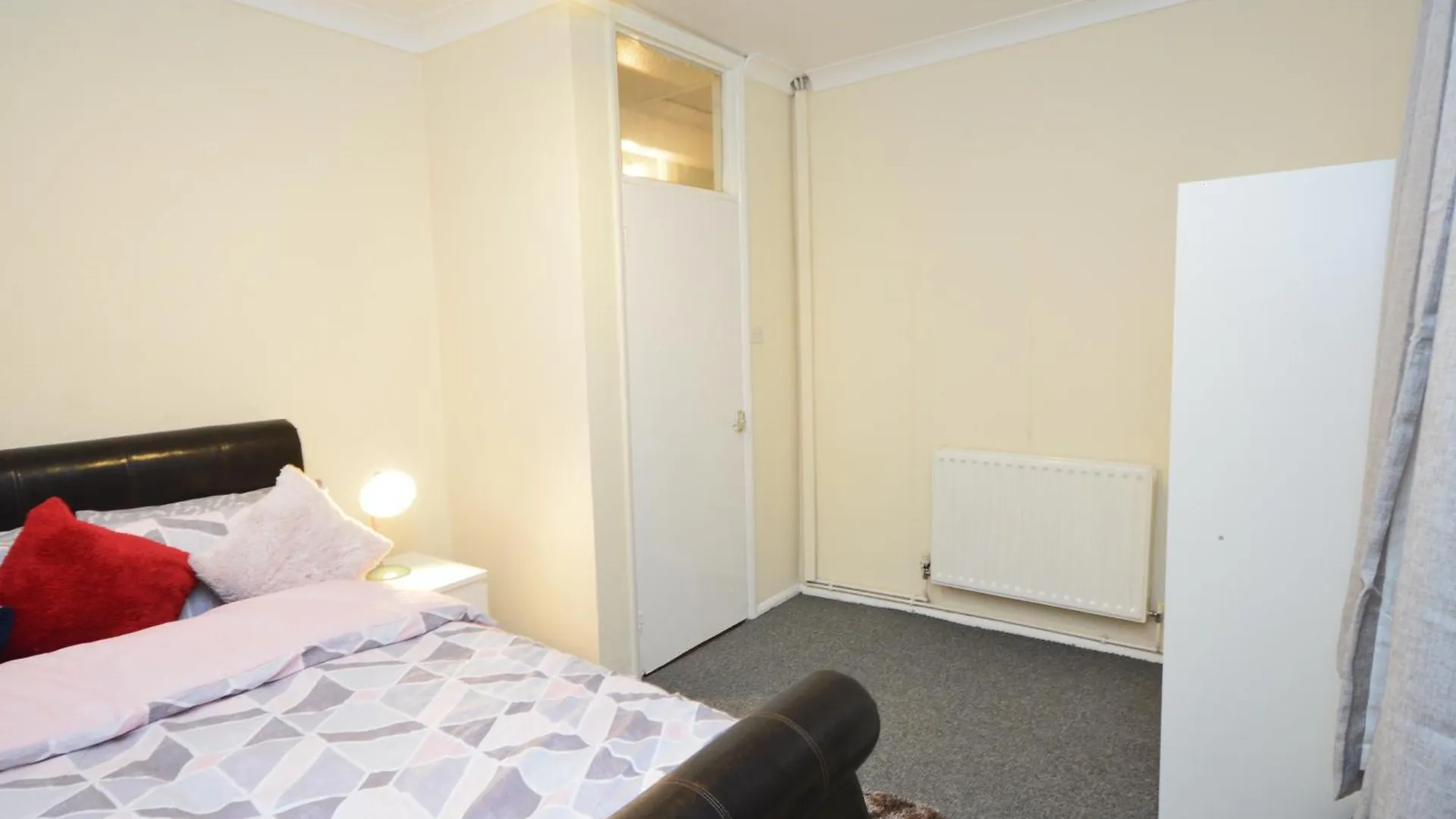 Beautiful Two Bedroom Apt Near London O2 Arena United Kingdom