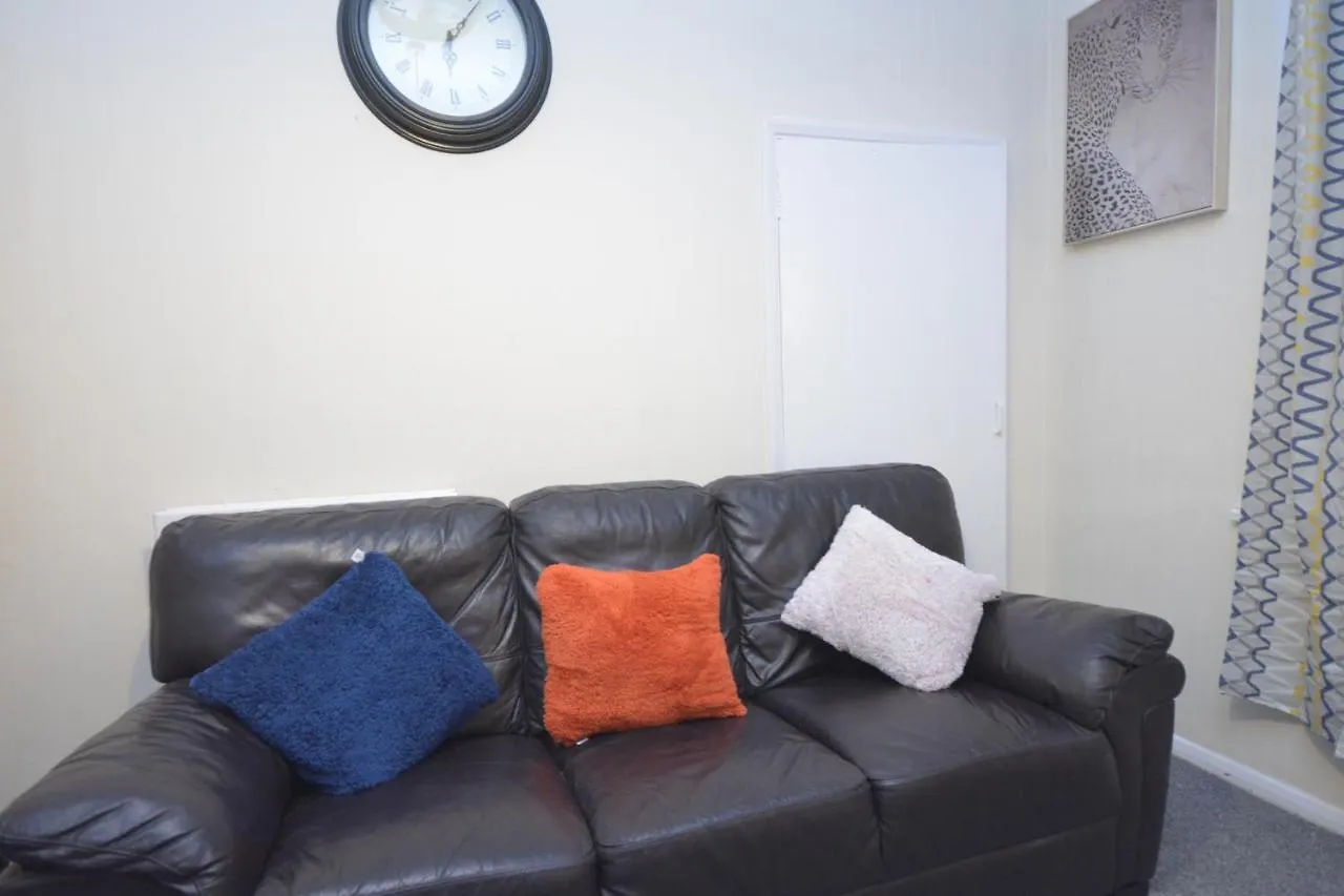 Apartment Beautiful Two Bedroom Apt Near London O2 Arena