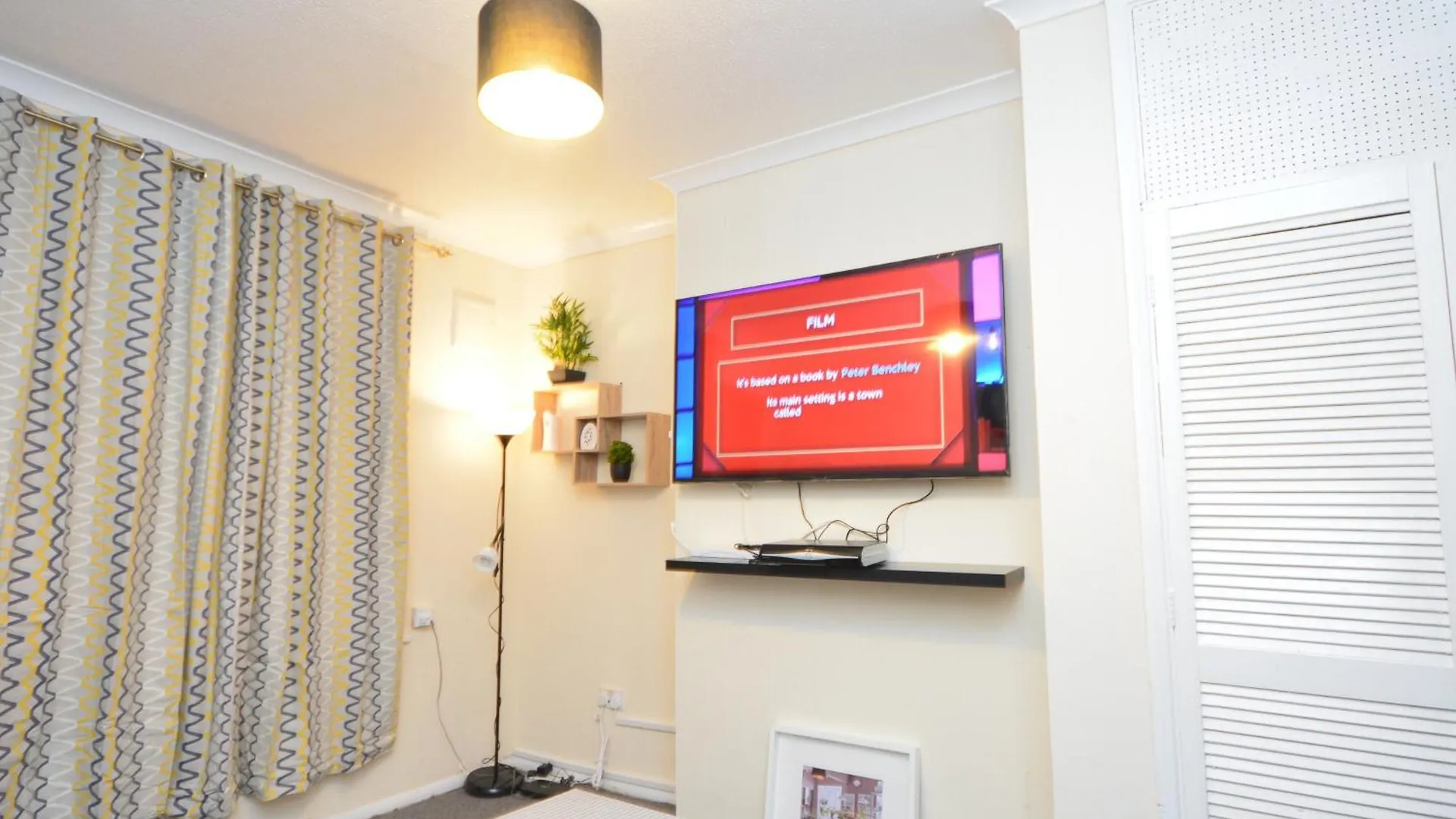 Beautiful Two Bedroom Apt Near London O2 Arena 0*,  Regno Unito